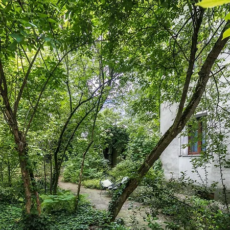 Garden House Apartment